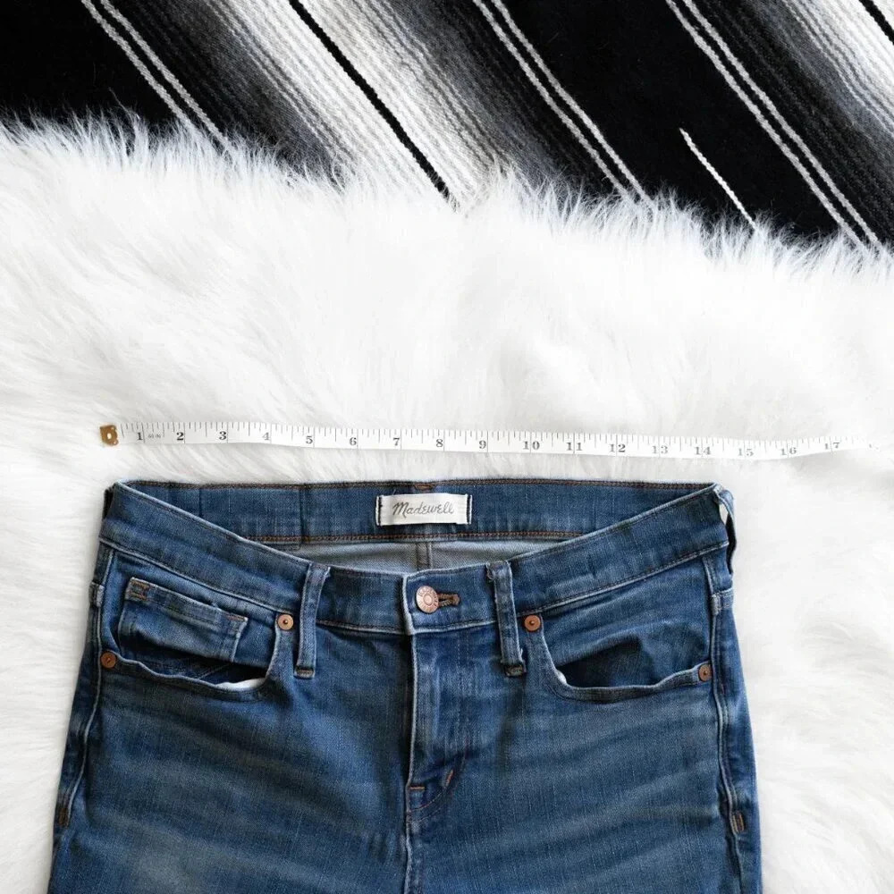 Madewell Skinny Jeans Women’s Size 28 | 8” Mid Rise Medium Blue Wash Denim - Picture 4 of 6